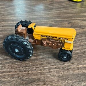 ERTL Minneapolis-Moline G-1000 tractor